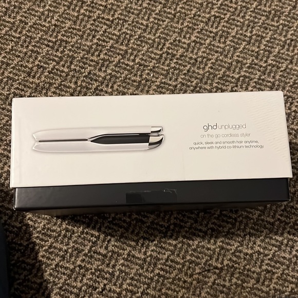 GHD hair straightener - Picture 2 of 5